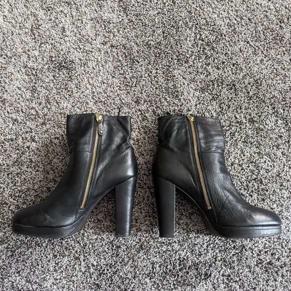 H&M Genuine Leather Black Ankle Zipper Platform Booties Size 9 - Picture 2 of 10